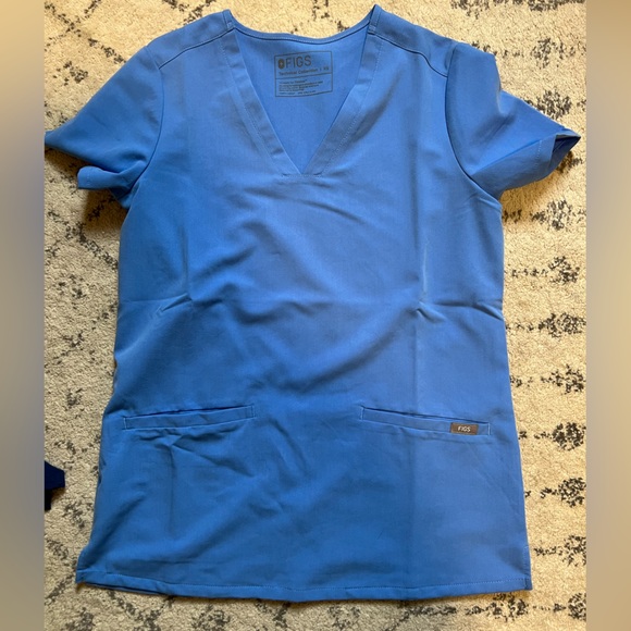 Brand new Figs scrub set in ciel blue - Picture 2 of 3